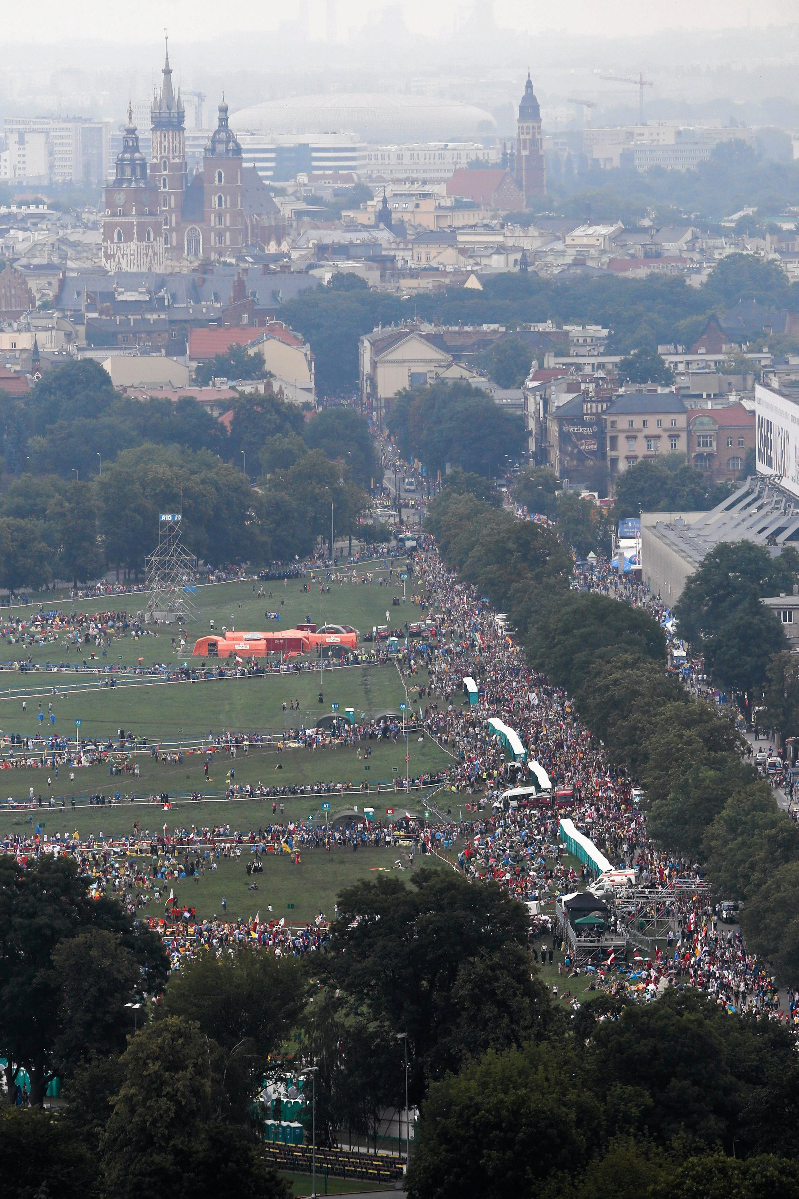 Pope's mass packed the streets
