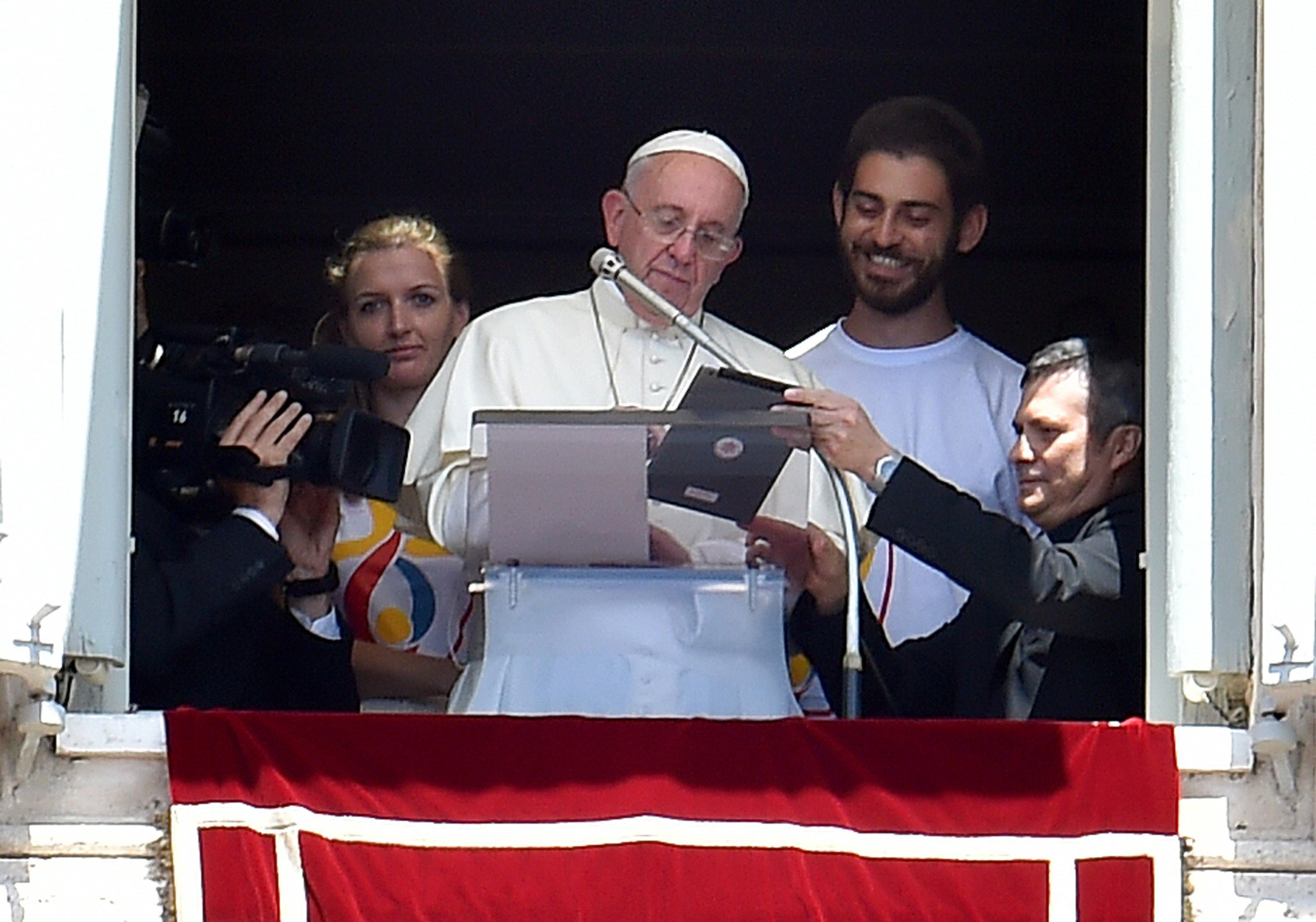 Pope signing up for WYD 2016